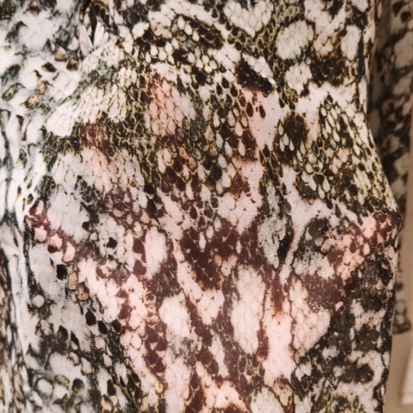 Shear chiffon top - Picture 3 of 3